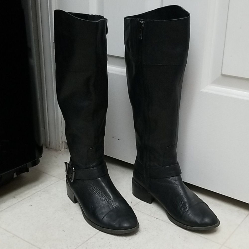 VINCE CAMUTO black leather tall knee boots leisha